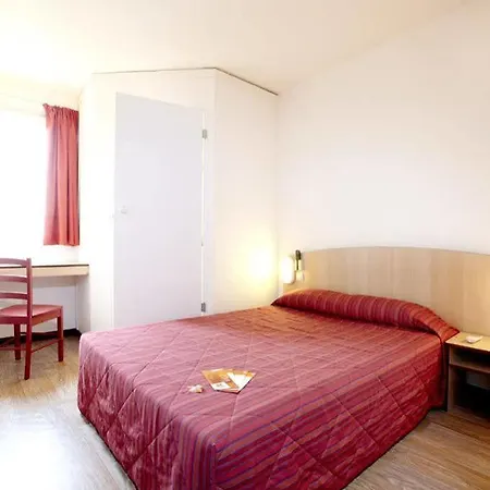 Premiere Classe Est - Chauray Hotell *