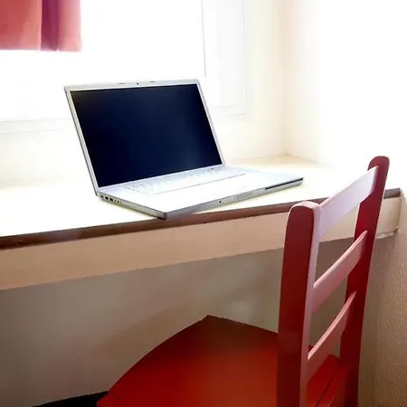 Premiere Classe Est - Chauray מלון *