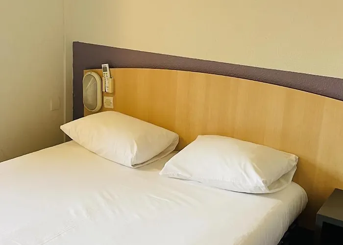 Отель Premiere Classe Est - Chauray Ньор