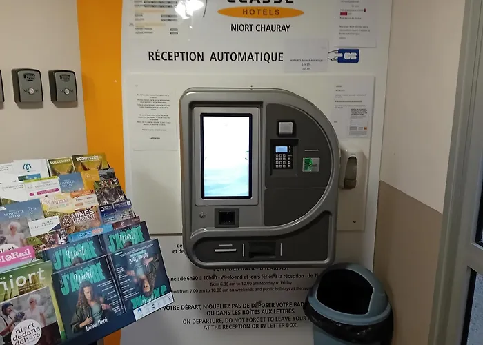 Premiere Classe Est - Chauray Hotel