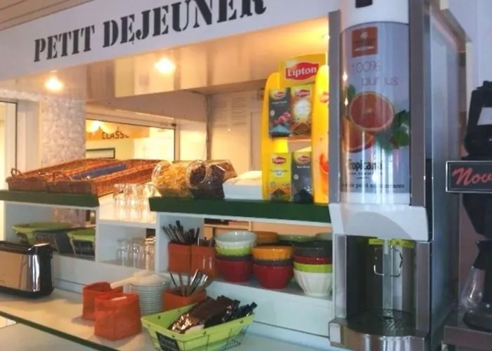 Premiere Classe Est - Chauray Hotel *