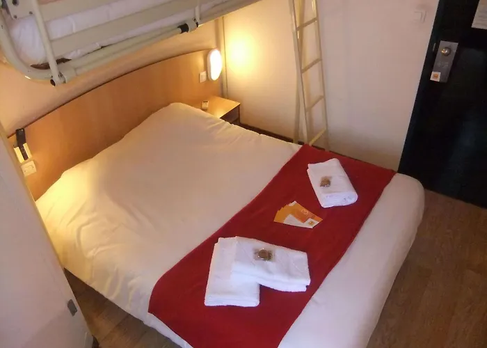 Premiere Classe Est - Chauray Hotel *