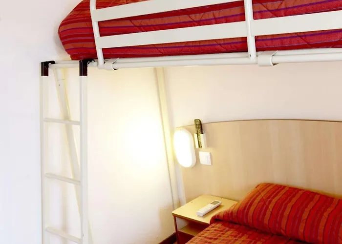 Premiere Classe Est - Chauray Hotel