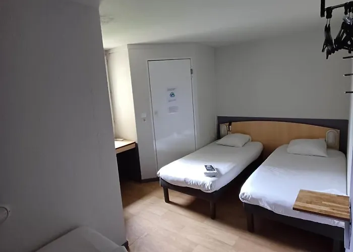 Premiere Classe Est - Chauray Hotel *