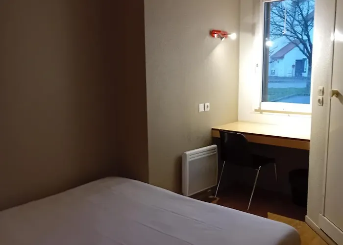 Premiere Classe Est - Chauray *