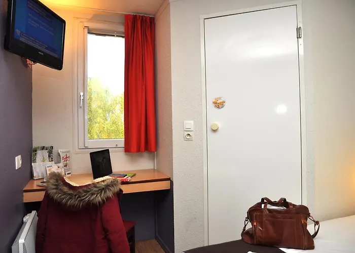 Premiere Classe Est - Chauray